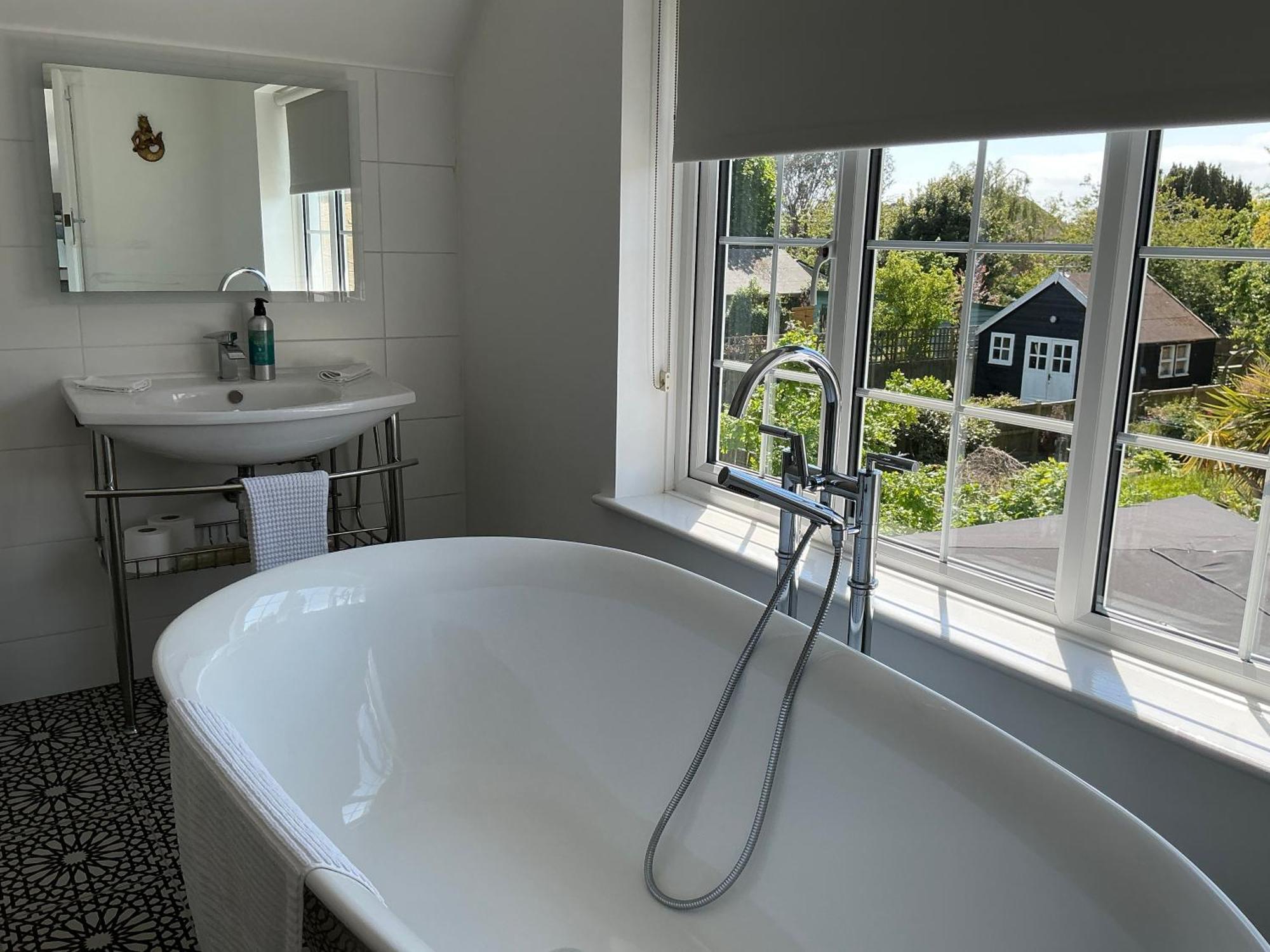 Bed & Breakfast Frinton45 *